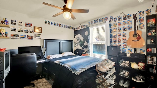 bedroom featuring ceiling fan