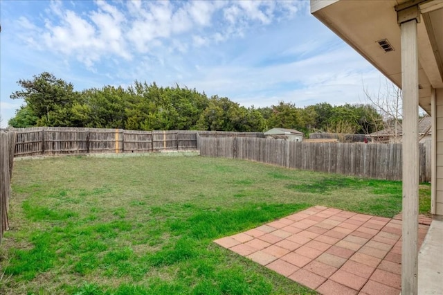 view of yard featuring a patio