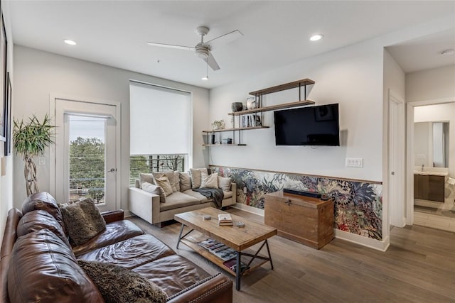 1800 E 4th St Unit 337, Austin, TX 78702 - living room featuring a ceiling fan, wood finished floors, recessed lighting, and baseboards