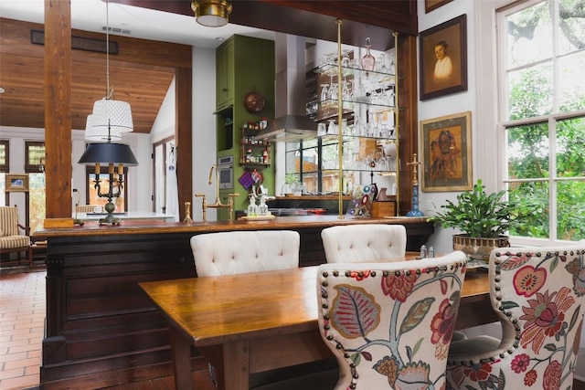 209 E Elizabeth St, Austin, TX 78704 - dining space featuring lofted ceiling and a community bar