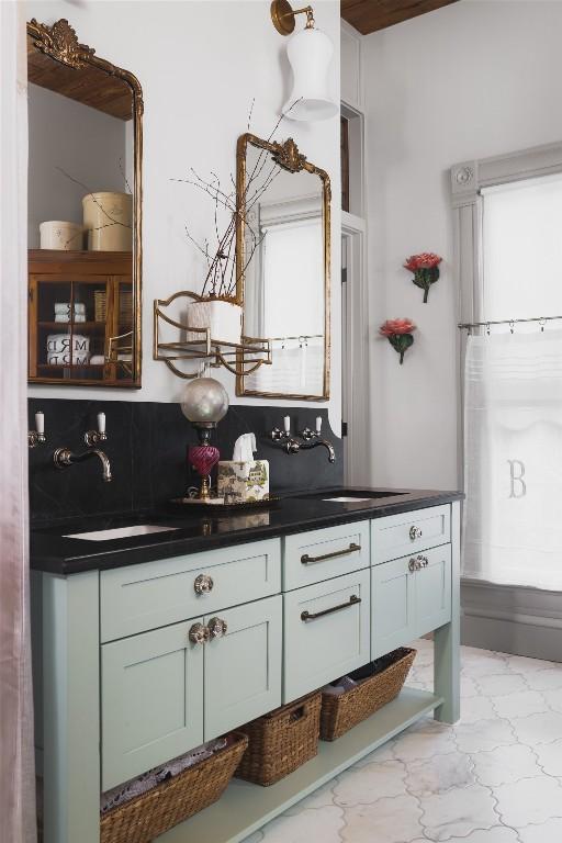 209 E Elizabeth St, Austin, TX 78704 - full bath with vanity and plenty of natural light