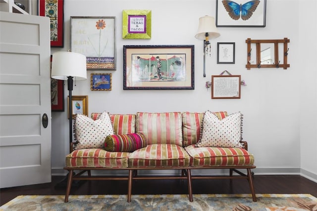 209 E Elizabeth St, Austin, TX 78704 - sitting room with wood finished floors and baseboards