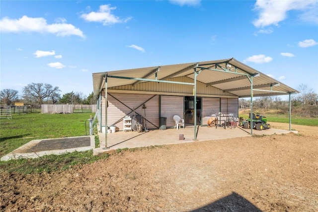view of outdoor structure with an outbuilding and an exterior structure