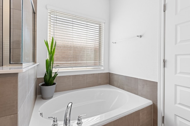 11813 Carrizo Springs Path, Manor, TX 78653 - full bath with a garden tub