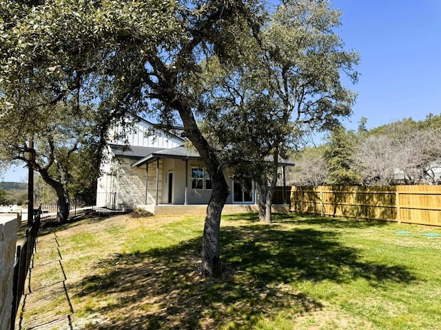 18208 Gregg Bluff Rd, Jonestown, TX 78645 - view of yard