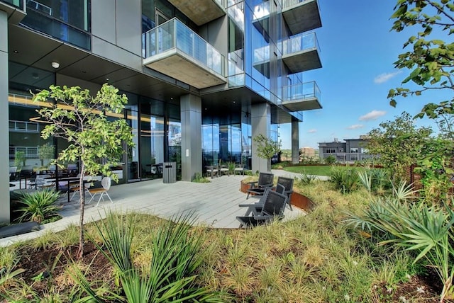 44 E Ave Unit 2310, Austin, TX 78701 - view of patio / terrace