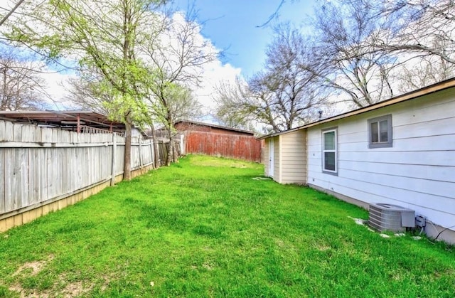 view of yard featuring cooling unit