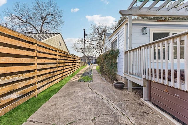 906 E 43rd St, Austin, TX 78751 - view of side of home