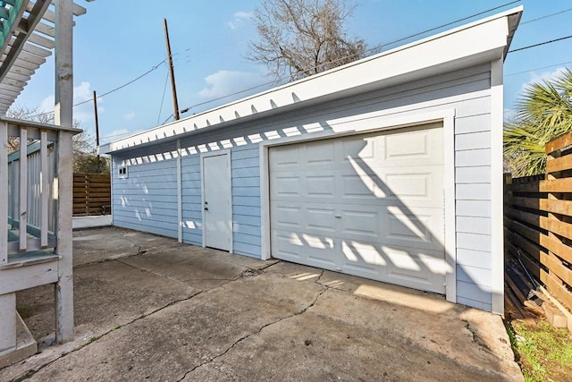 906 E 43rd St, Austin, TX 78751 - detached garage featuring driveway