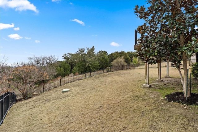 view of yard featuring a rural view