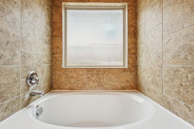10017 Pinnacle Crest Loop, Austin, TX 78747 - full bath featuring a bath