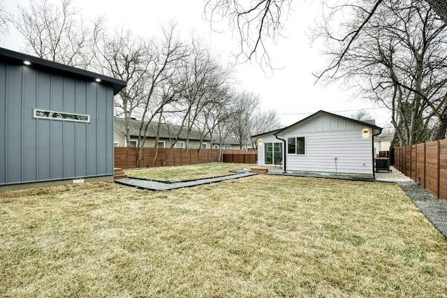 908 E 51st St, Austin, TX 78751 - view of yard with central AC unit