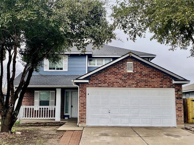 view of front property featuring a garage