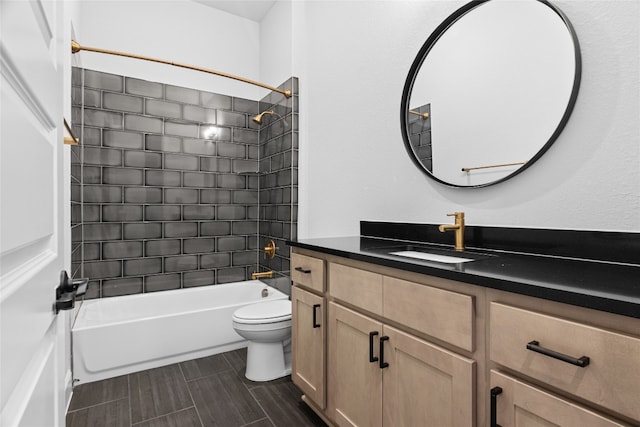 313 Starfire Dr, Dripping Springs, TX 78620 - full bath with vanity, toilet, bathtub / shower combination, and wood tiled floors