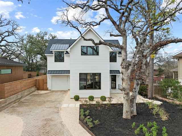 view of front facade featuring a garage