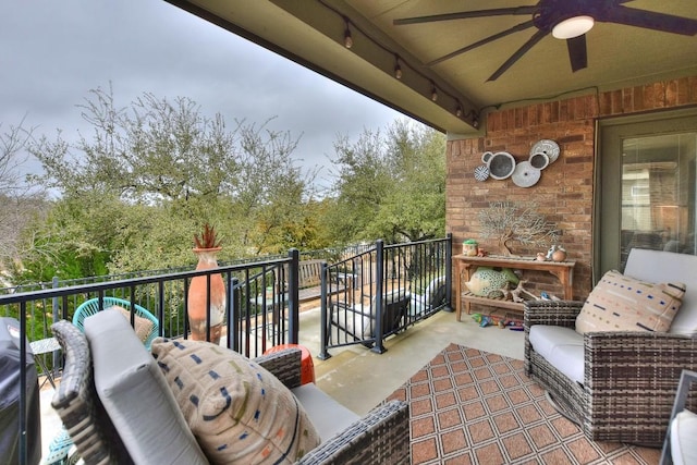 balcony featuring ceiling fan and an outdoor hangout area