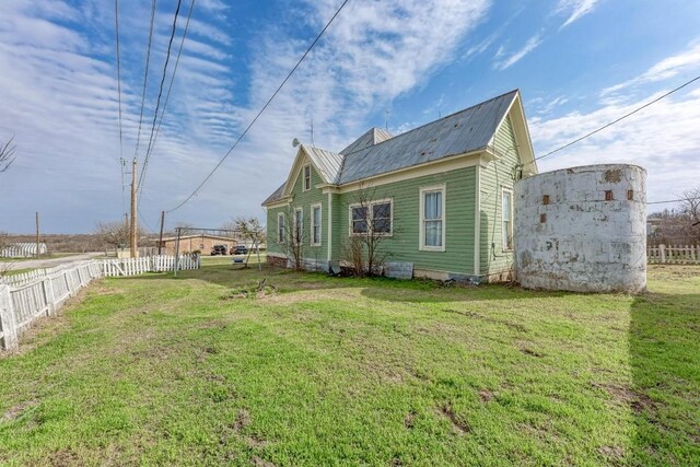 308 N Broad St, Coupland, TX 78615 - photo 36