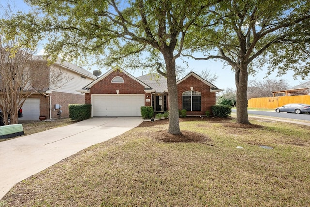 view of front of house featuring a front lawn