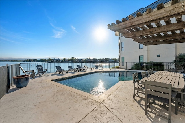 view of pool featuring fence, a patio area, a pergola, and a fenced in pool