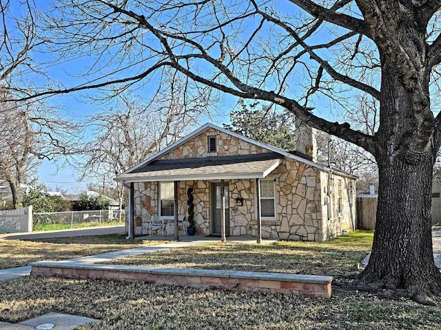 view of front of property with covered porch