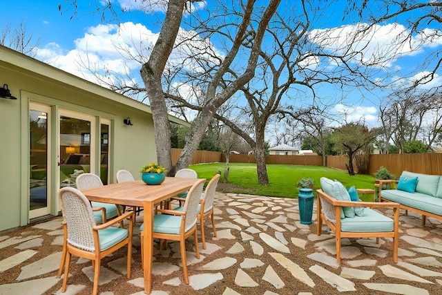 902 W Mill St, New Braunfels, TX 78130 - view of patio featuring an outdoor hangout area
