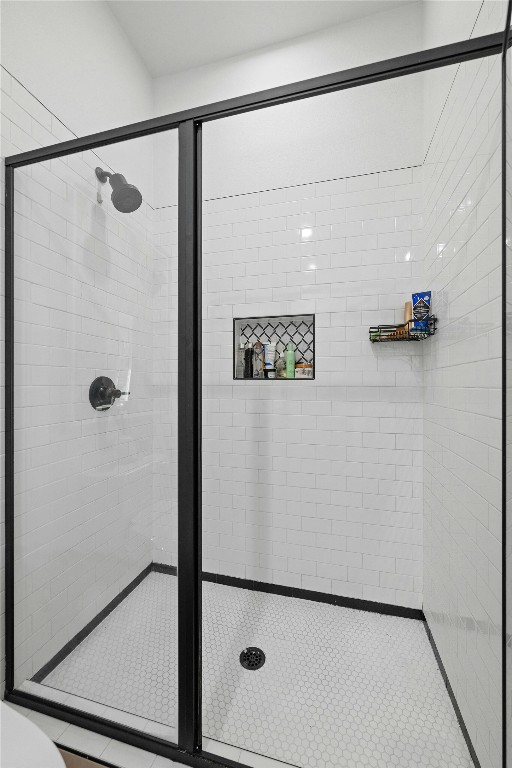 3809 Valley View Rd Unit 19, Austin, TX 78704 - bathroom featuring a stall shower