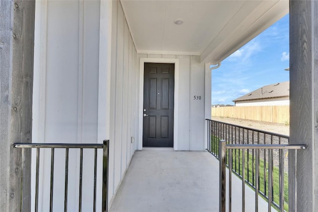 530 Ansley Ct, Taylor, TX 76574 - entrance to property featuring board and batten siding