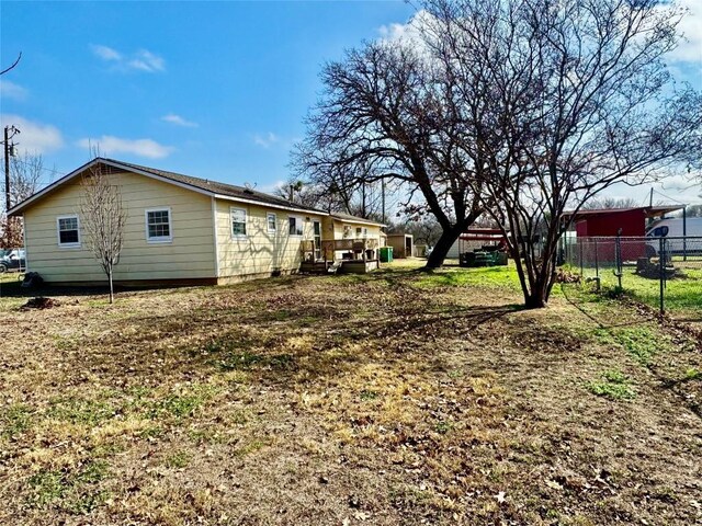 302 E Castlewood Dr, Granite Shoals, TX 78654 - view of yard