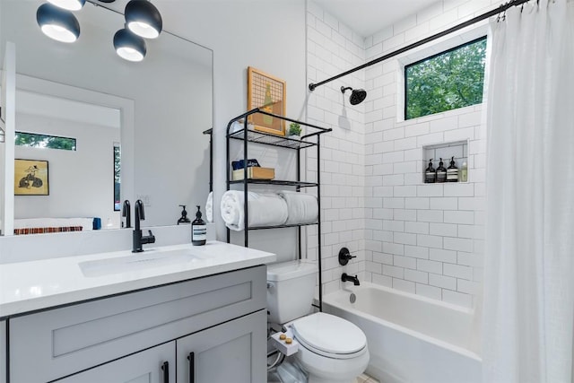 11233/4 Gunter St Unit 2, Austin, TX 78702 - ensuite bathroom featuring shower / bath combination with curtain, vanity, ensuite bathroom, and toilet