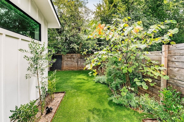 11233/4 Gunter St Unit 2, Austin, TX 78702 - view of yard featuring a fenced backyard