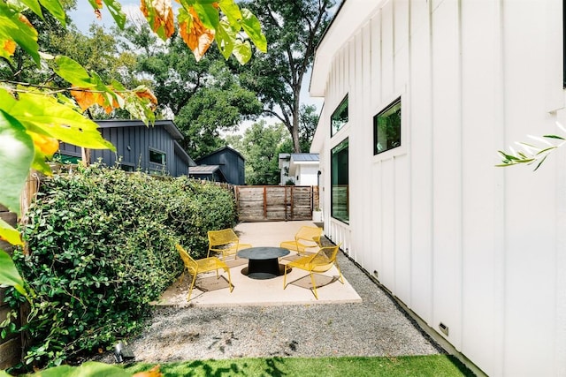 11233/4 Gunter St Unit 2, Austin, TX 78702 - view of yard featuring a patio area, fence, and an outdoor fire pit