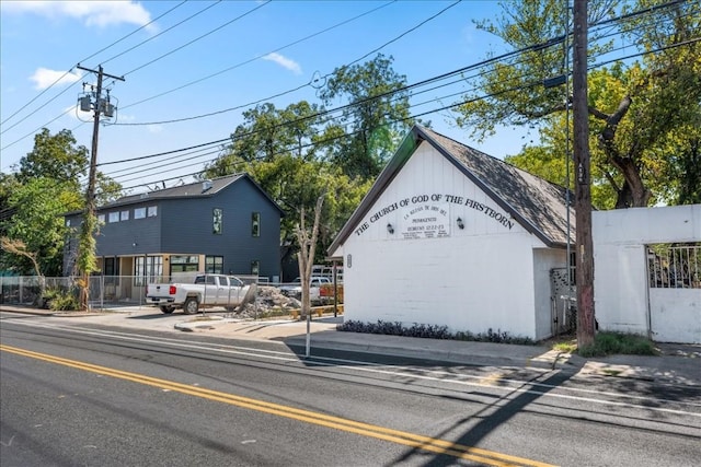 2607 E 5th St, Austin, TX 78702 - photo 4