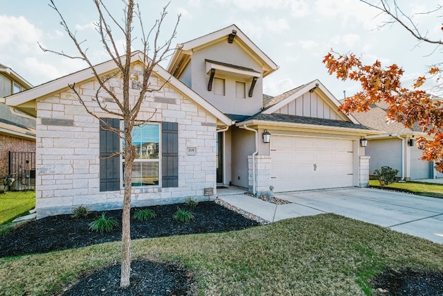 view of front facade with a garage and a front yard