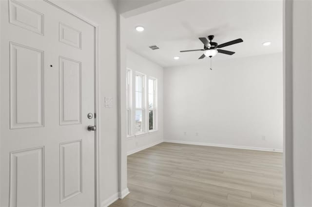 168 Bosque Dr, San Marcos, TX 78666 - foyer featuring light wood-style floors, ceiling fan, recessed lighting, and baseboards