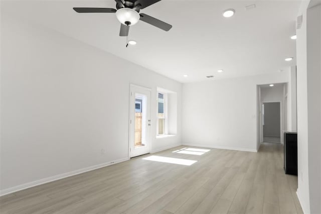 168 Bosque Dr, San Marcos, TX 78666 - unfurnished room featuring light wood-style flooring, a ceiling fan, baseboards, and recessed lighting