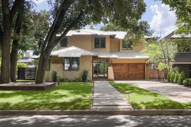 view of front of house with a front yard