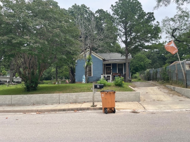 view of front of home featuring a porch