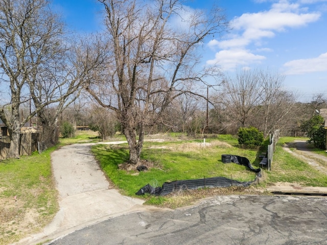 Listing photo 3 for 1402 Valleyridge Dr, Austin TX 78704