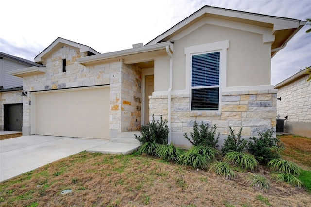 view of front of house featuring a garage