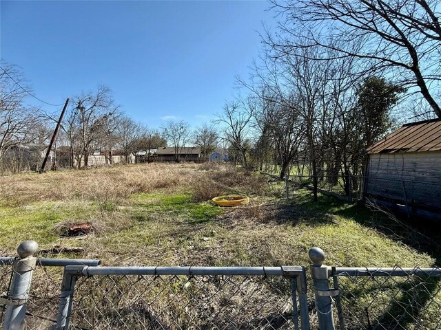 104 Sams St, Taylor, TX 76574