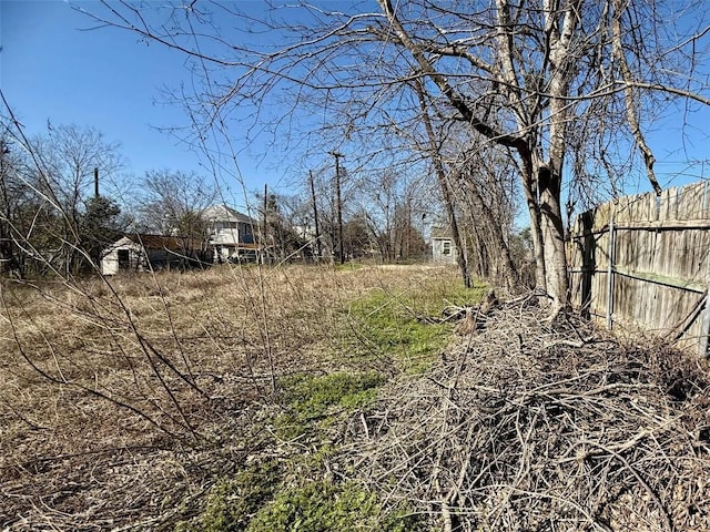 104 Sams St, Taylor, TX 76574