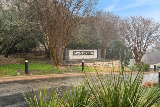 view of community / neighborhood sign