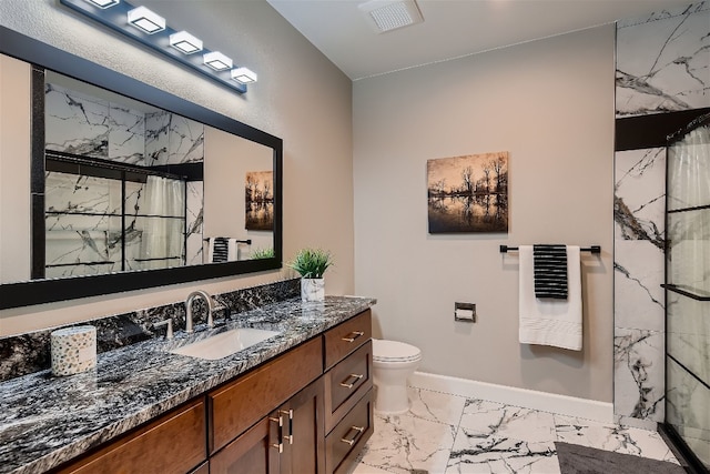 bathroom with toilet, curtained shower, and vanity