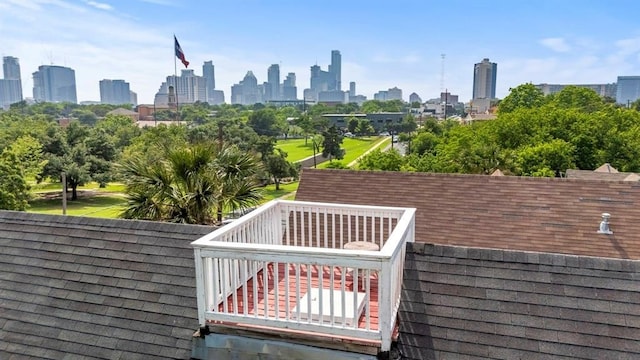 1508 E 11th St, Austin, TX 78702 - wooden deck featuring a skyline view