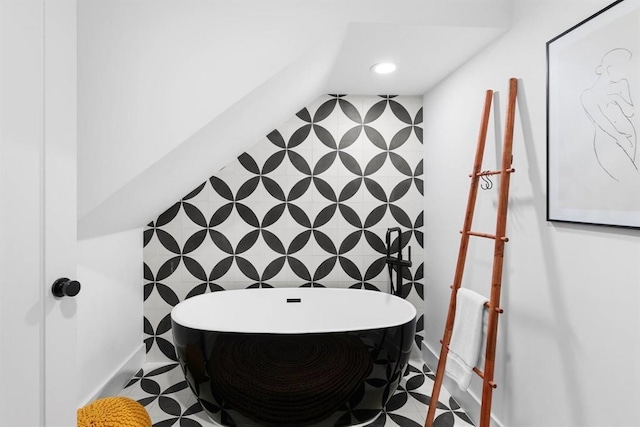 1508 E 11th St, Austin, TX 78702 - full bath featuring a soaking tub and recessed lighting