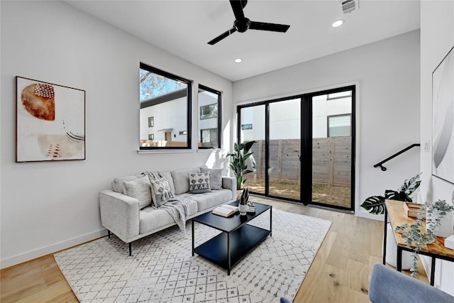2717 Lyons Rd Unit 2, Austin, TX 78702 - photo 2