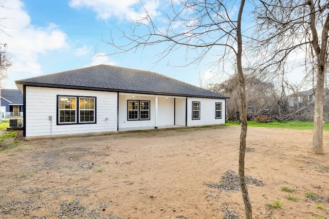 137 Puu Waa Waa Ln, Bastrop, TX 78602 - rear view of house featuring a shingled roof