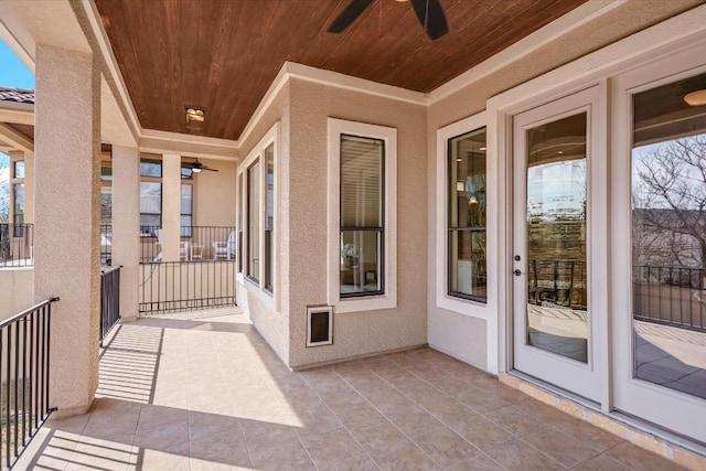 view of patio featuring a ceiling fan