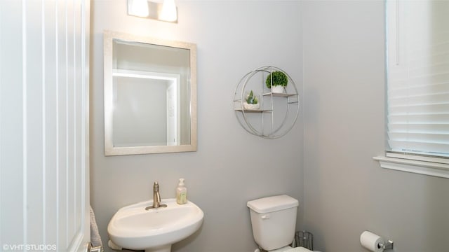 6205 Conestoga Wagon Way, Del Valle, TX 78617 - bathroom featuring toilet and a sink