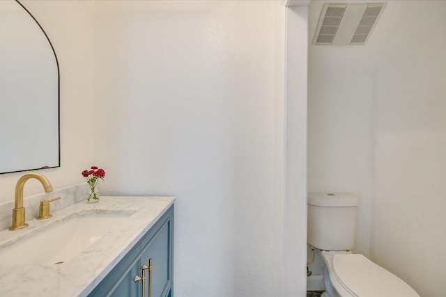 10104 Oak Hollow Cir, Austin, TX 78758 - bathroom featuring toilet and vanity